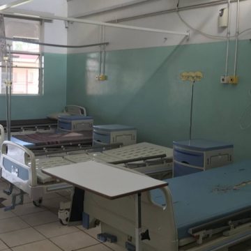 Médicos, enfermeiros e professores do Zimbabué em greve