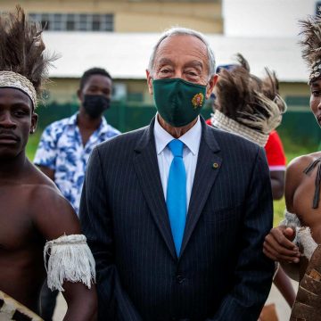 Presidente de Portugal pondera não participar na posse de Daniel Chapo