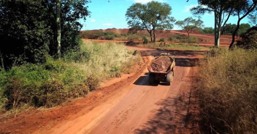 Empresa mineira evacuada e operação suspensa devido a ataque armado