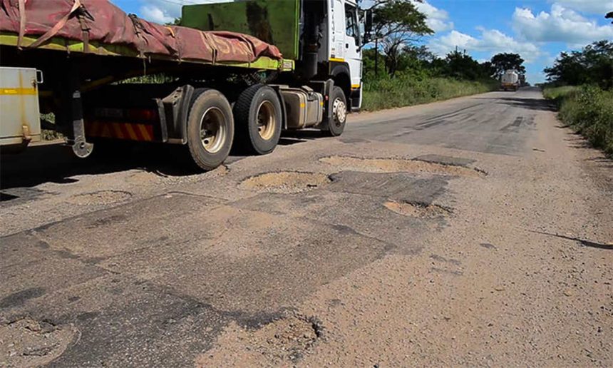 “Má qualidade das vias de acesso e burocracia impedem crescimento de Moçambique” – revela estudo