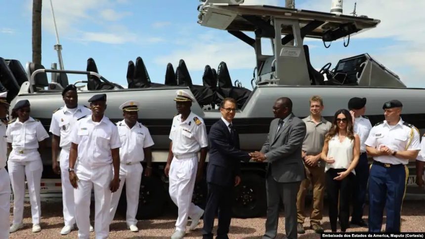 Moçambique recebe barco de patrulha costeira dos Estados Unidos