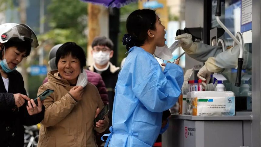 Covid-19. Hong Kong cancela quarentena para infetados a partir de dia 30