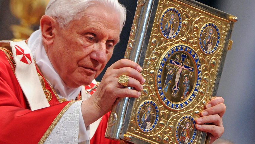 Em testamento, Bento XVI pede perdão aos que “possa ter prejudicado”