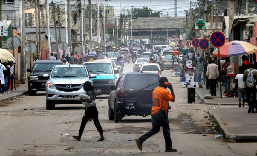 Protestos em Angola: Entre ficar ou sair de casa