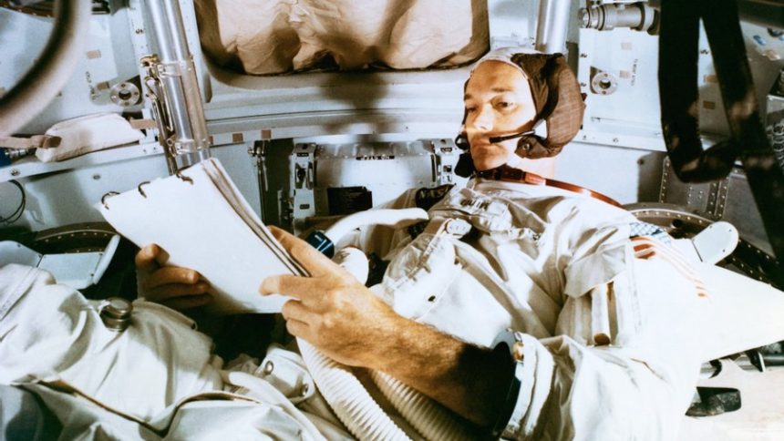 Morreu o astronauta Walter Cunningham, o último sobrevivente da Apollo 7