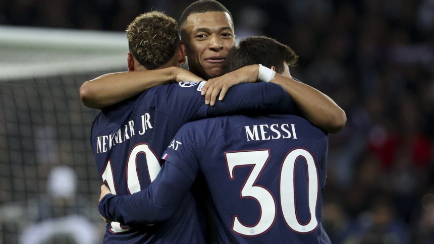 PSG: Mbappé ganha quase tanto como Messi e Neymar… juntos