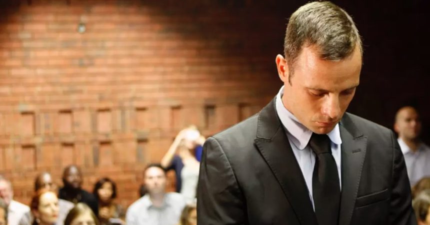 Oscar Pistorius vai continuar preso pela morte da namorada