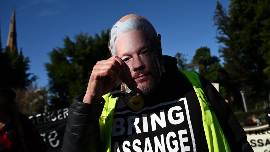 Justiça britânica rejeita recurso de Julian Assange contra extradição para os EUA