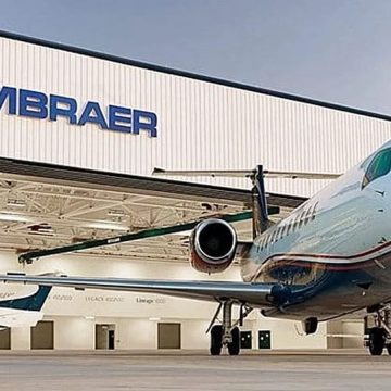 Prejuízos da brasileira Embraer reduziram em 49% no primeiro semestre do ano