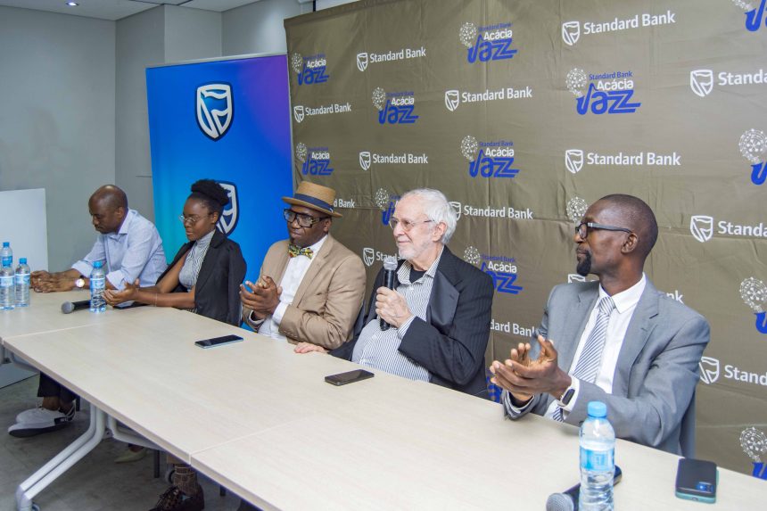 Bob James já em Maputo para o Festival Standard Bank Acácia Jazz