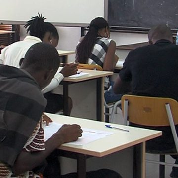 Para não coincidir com a tomada de posse do novo PR, UP-Maputo e suas extensões adiam exames de admissão