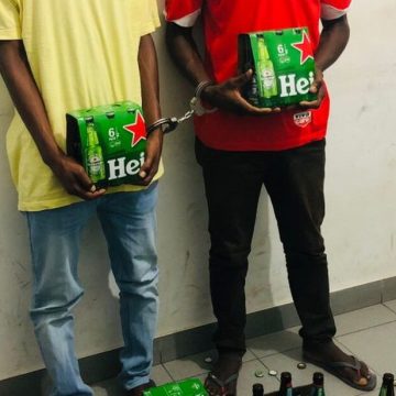 Detidos falsificadores de bebidas alcoólicas na cidade de Maputo