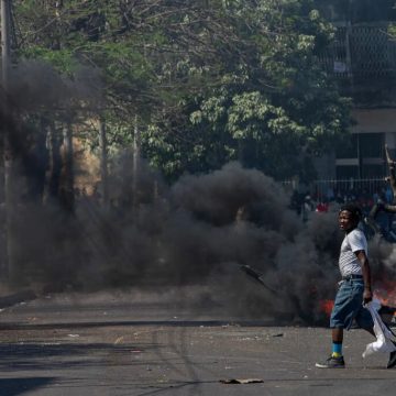 Eleições autárquicas: Sociedade civil processa a polícia por violações dos direitos humanos