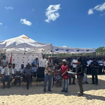 Deslocados de terrorismo recebem bens para prática da pesca em Cabo Delgado