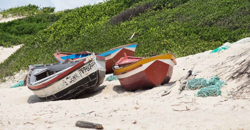 Maputo: Invasão da água do mar ameaça isolar povoado de Pontene em Macaneta