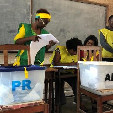 A CNE rejeita pedido da UE para apresentar resultados das assembleias de voto