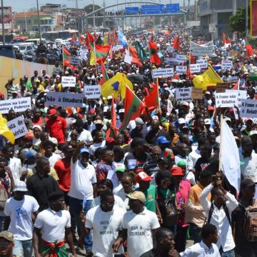 Angolanos protestam nas ruas contra a actual liderança política