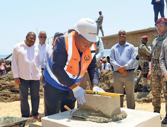 Mesmo sem licença ambiental, Nyusi lançou a primeira pedra para a construção da Ponte Cais de Kanyaka