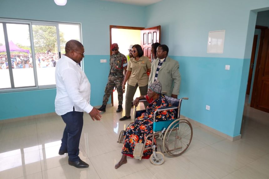 Nyusi entrega casas a combatentes em Mueda, Cabo Delgado