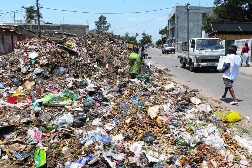 Município de Maputo lança concurso para a contratação de serviços de recolha de lixo