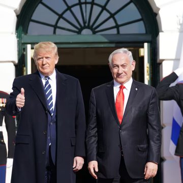 Trump diz que EUA vão “tomar conta” da Faixa de Gaza