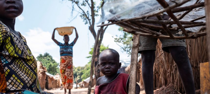 Crianças são quem mais sofre com agravamento da pandemia em África