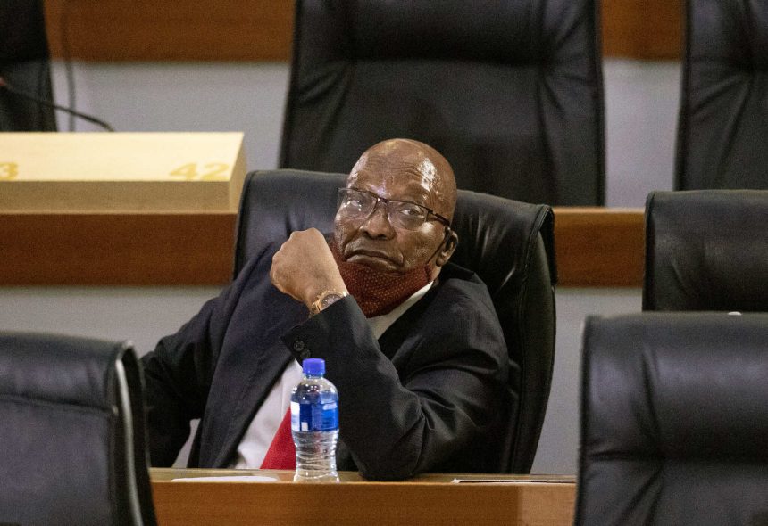 Ex-Presidente da África do Sul Jacob Zuma operado
