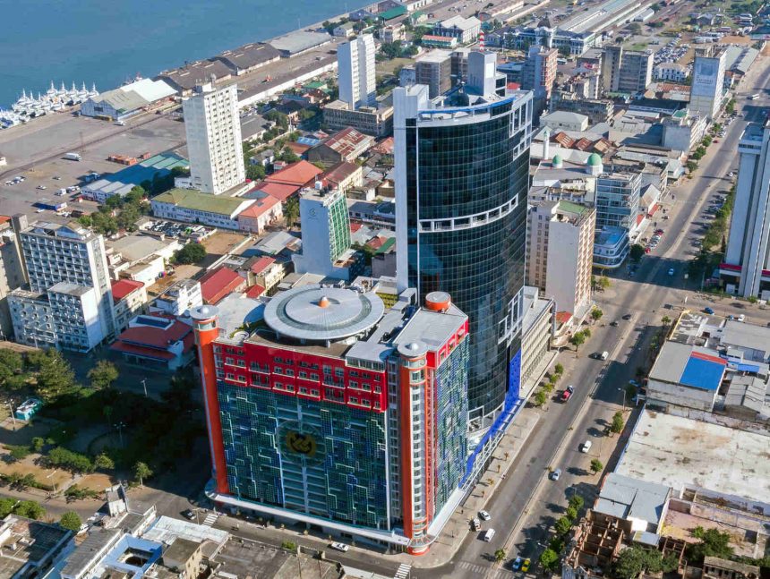 Banco de Moçambique aplica multa de 290 milhões ao Standard Bank por “infrações graves”