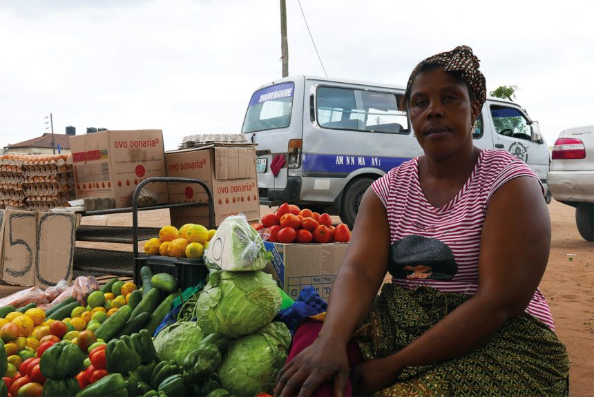 Moçambique num dilema para manter o equilíbrio entre a economia e a vida
