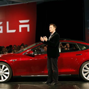 Musk quer despedir 10% dos funcionários da Tesla: “Tenho um péssimo pressentimento sobre a economia”