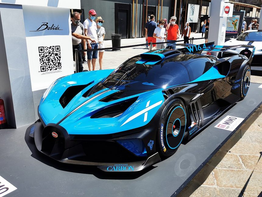 Bugatti apresenta ‘Le Bolide’ capaz de chegar 100km\h em 2,17 segundos. O veículo custa 4ME
