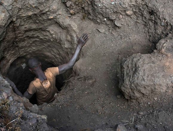 Montepuez Ruby Mining diz que mineração ilegal periga a juventude em Cabo Delgado