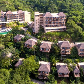 Conheça o hotel de luxo da moda no México, com piscina e jacuzzi no meio da floresta