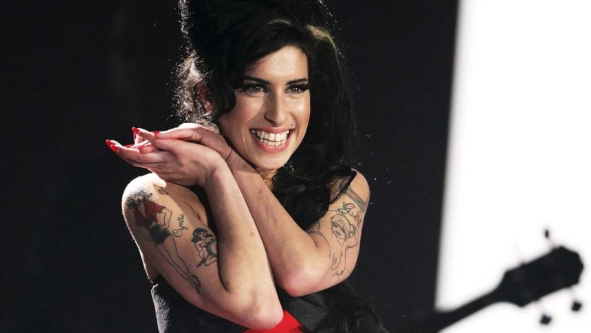 Dez anos APÓS a sua morte, Amy Winehouse ressuscita nas telas