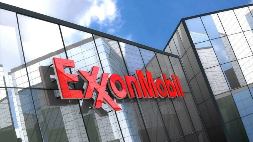 Exxon Mobil supera lucros das maiores petrolíferas ocidentais em 2022