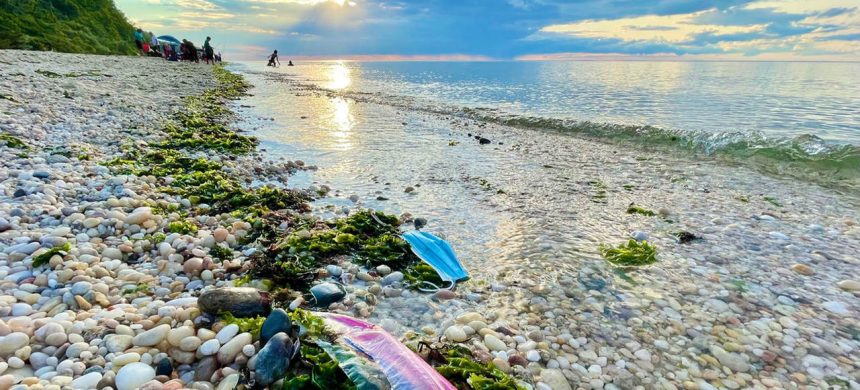 Ilha de Moçambique testa fórmula para eliminar plásticos e ter mais peixe