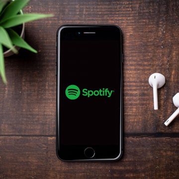 Spotify adiciona novos assinantes e lucra 323ME em receitas de publicidade