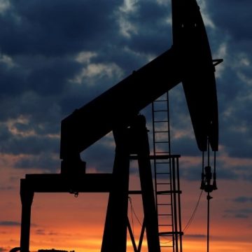 Corte do gás natural à Polónia e Bulgária faz mexer petróleo