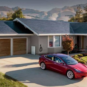 Tesla lança telhas solares mais eficientes capazes de produzir mais 22% de energia