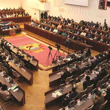 Parlamento adia debate sobre revisão da lei eleitoral