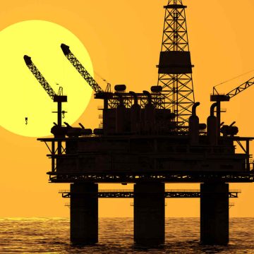 Preço de petróleo atinge nível mais alto em três anos