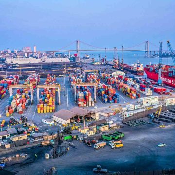 Porto de Maputo investe dois milhões de dólares para reabilitar área de acesso para pesados