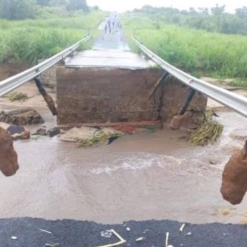 Arrastamento da ponte metálica interrompe circulação rodoviária em Nampula