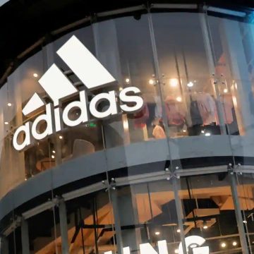 Lucro da Adidas mais do que quadruplica para 2.116 milhões de euros