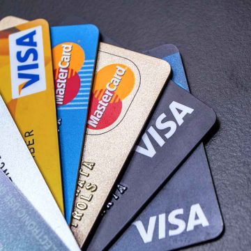 Visa e Mastercard anunciam bloqueio de várias operações financeiras na Rússia