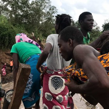 Perto de um milhão de moçambicanos precisam de ajuda devido a ciclones e cólera