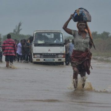 Mais de 160 mil pessoas em risco de ser afectadas por inundações no centro