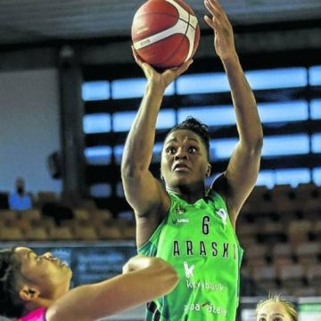 Leia Dongue deixa clube espanhol de basquetebol