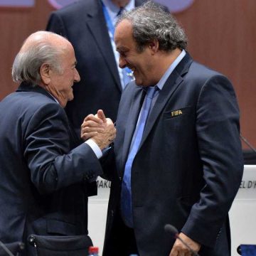 Platini e Blatter criticam FIFA durante o julgamento