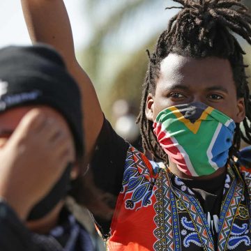 África do Sul aboliu o uso de máscaras anti-covid-19 e a realização de testes nas fronteiras